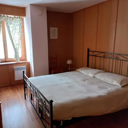 Casa Ponte Aino Διαμέρισμα Poschiavo